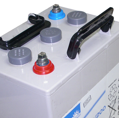 מצבר ג'ל לתעשיה פריקה עמוקה C10  GEL 182Ah/ 6V  למערכות אל פסק מערכות סולאריות ועוד,Hybrid Gel Exide Sonnenschein A606/200 6V 182Ah (C10) dryfit