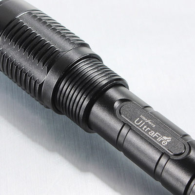 פנס יד לד מקצועי UltraFire  חזק ואיכותי במיוחד 5 מצבי תאורה מספק 1600LM